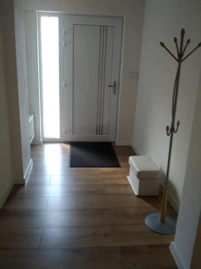 Slnecny Apartmanovy Dom Oslany Extérieur photo